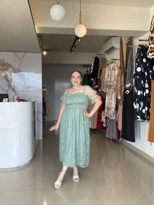 VESTIDO MIDI BORDADO DE MANGAS ABULLONADAS 21550