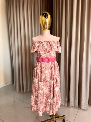 VESTIDO OFF-SHOULDER CON ESTAMPADO TROPICAL 250363Q