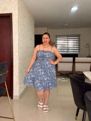 Vestido azul floral corto con tirantes 134007