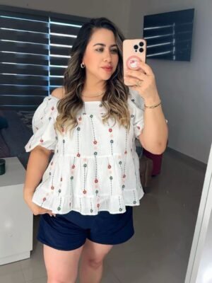 Blusa bordada estilo romántico 3122