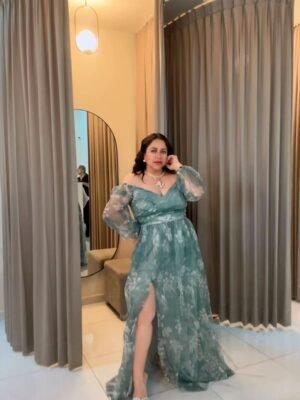 Vestido largo elegante verde con abertura 22586