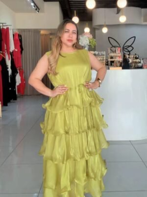 Vestido Largo de Capas en Tono Verde Oliva